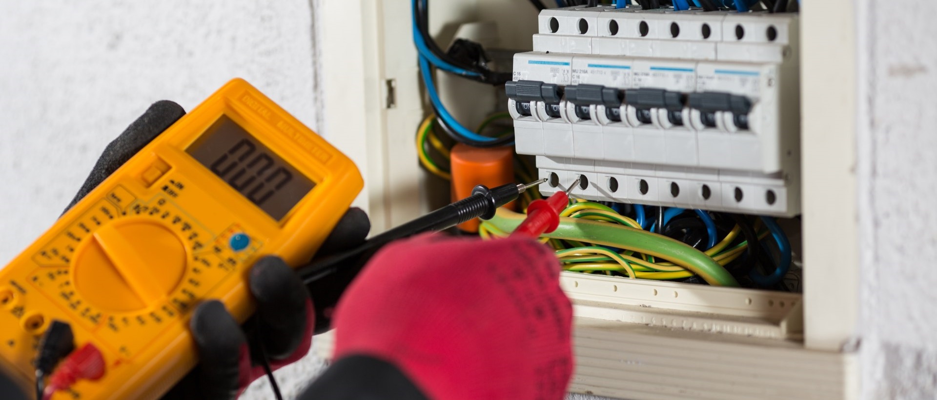 Electricians SE11